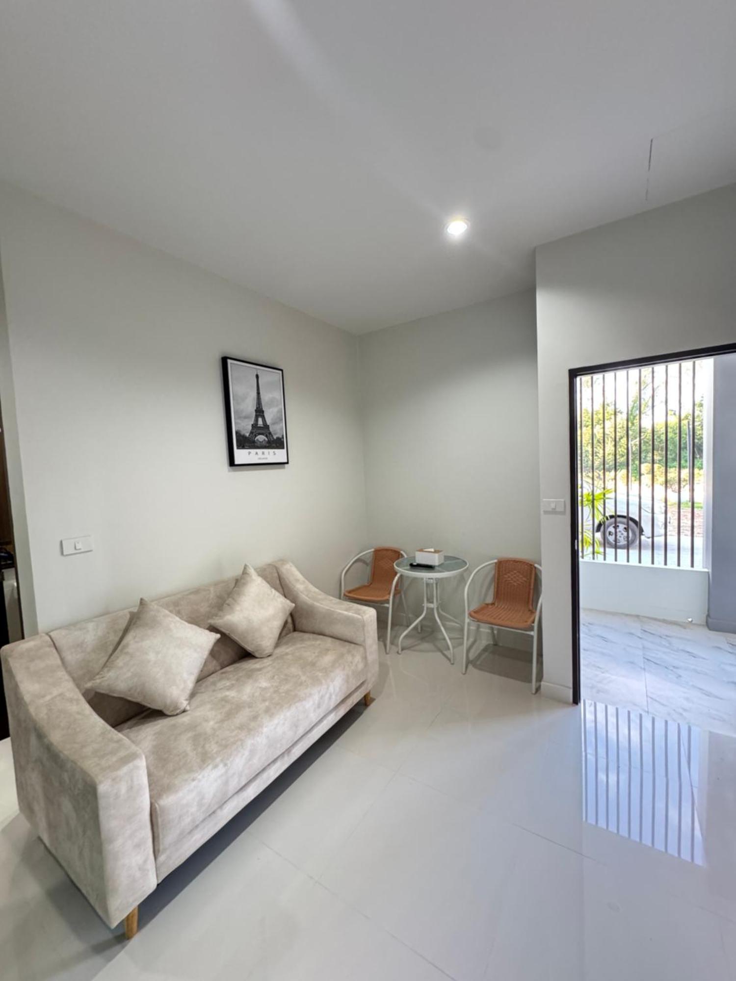 Lela Apartment *